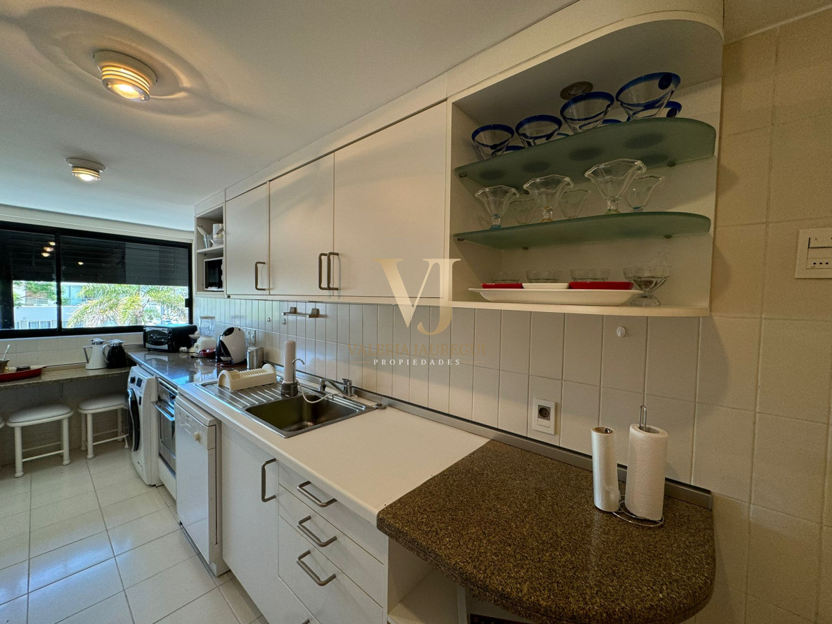 Apartamento ID.880 - Apartamento en Venta de 3 Dormitorios en Punta del este , Puerto , Península , Edificio Portofino