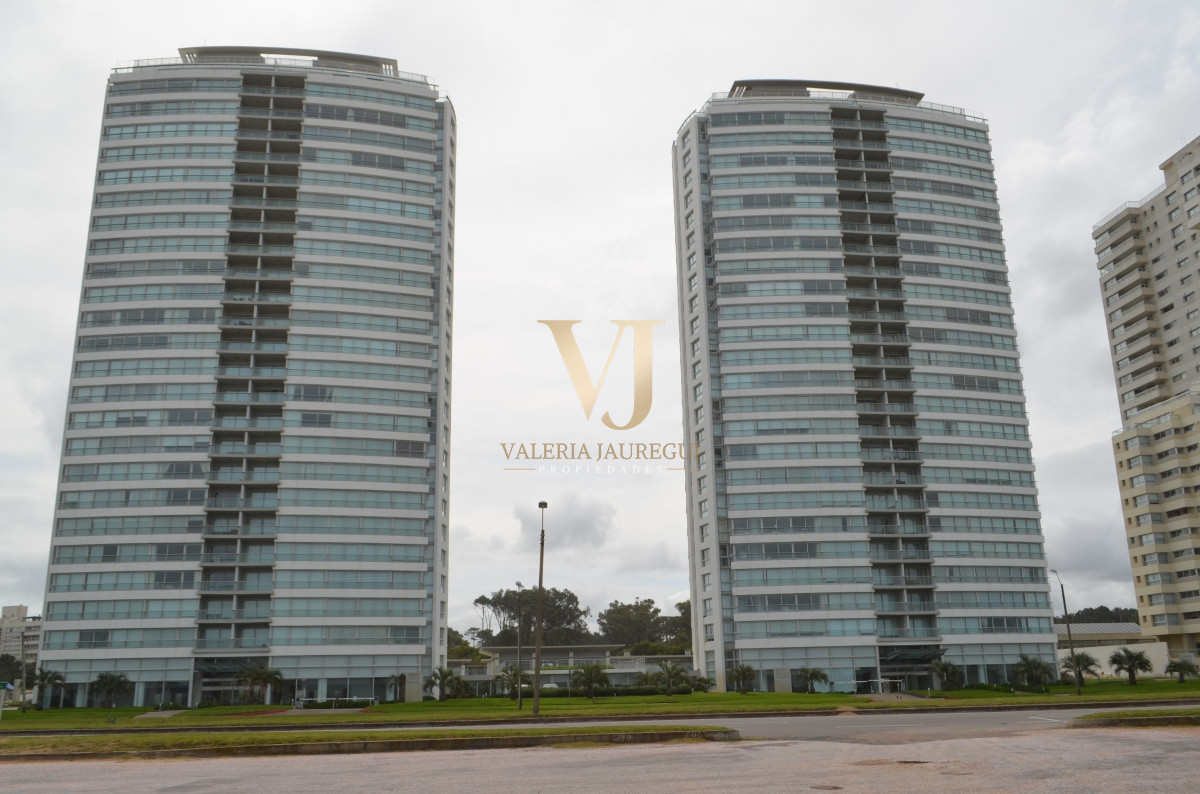 Apartamento ID.937 - Le Parc 3 suites mas dependencia de servicio 