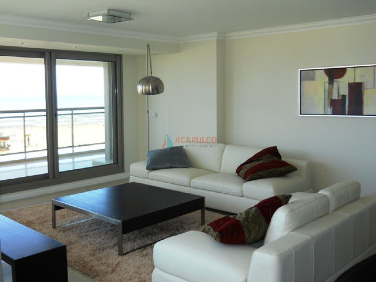 Apartamento ID.4506 - Brava, 3 dormitorios y dependencia