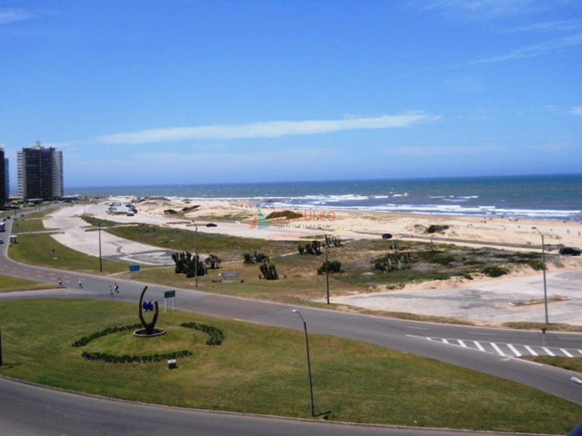 Apartamento ID.4506 - Brava, 3 dormitorios y dependencia