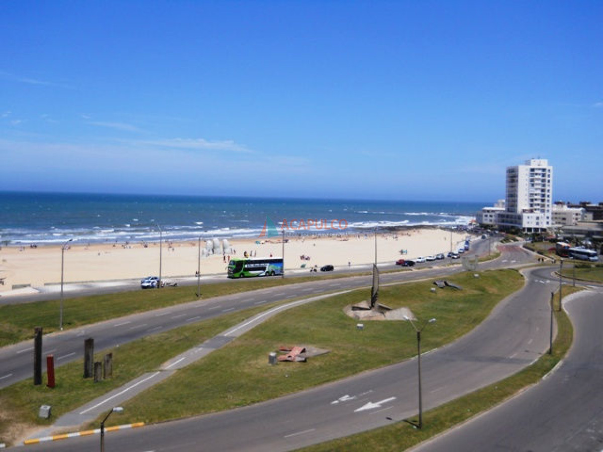 Apartamento ID.4506 - Brava, 3 dormitorios y dependencia