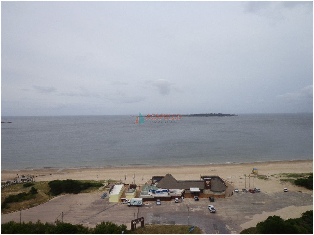 Apartamento Ref.3791/Alta-gama-en-playa-mansa- - Alta gama en playa mansa 