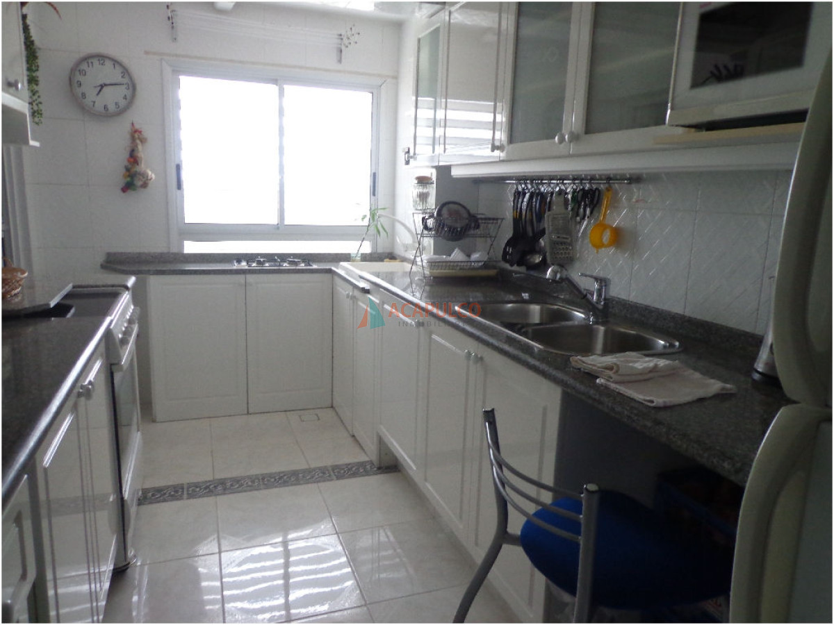 Apartamento Ref.3791/Alta-gama-en-playa-mansa- - Alta gama en playa mansa 