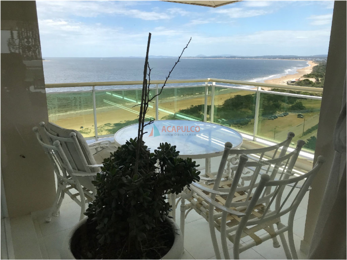 Apartamento Ref.3791/Alta-gama-en-playa-mansa- - Alta gama en playa mansa 