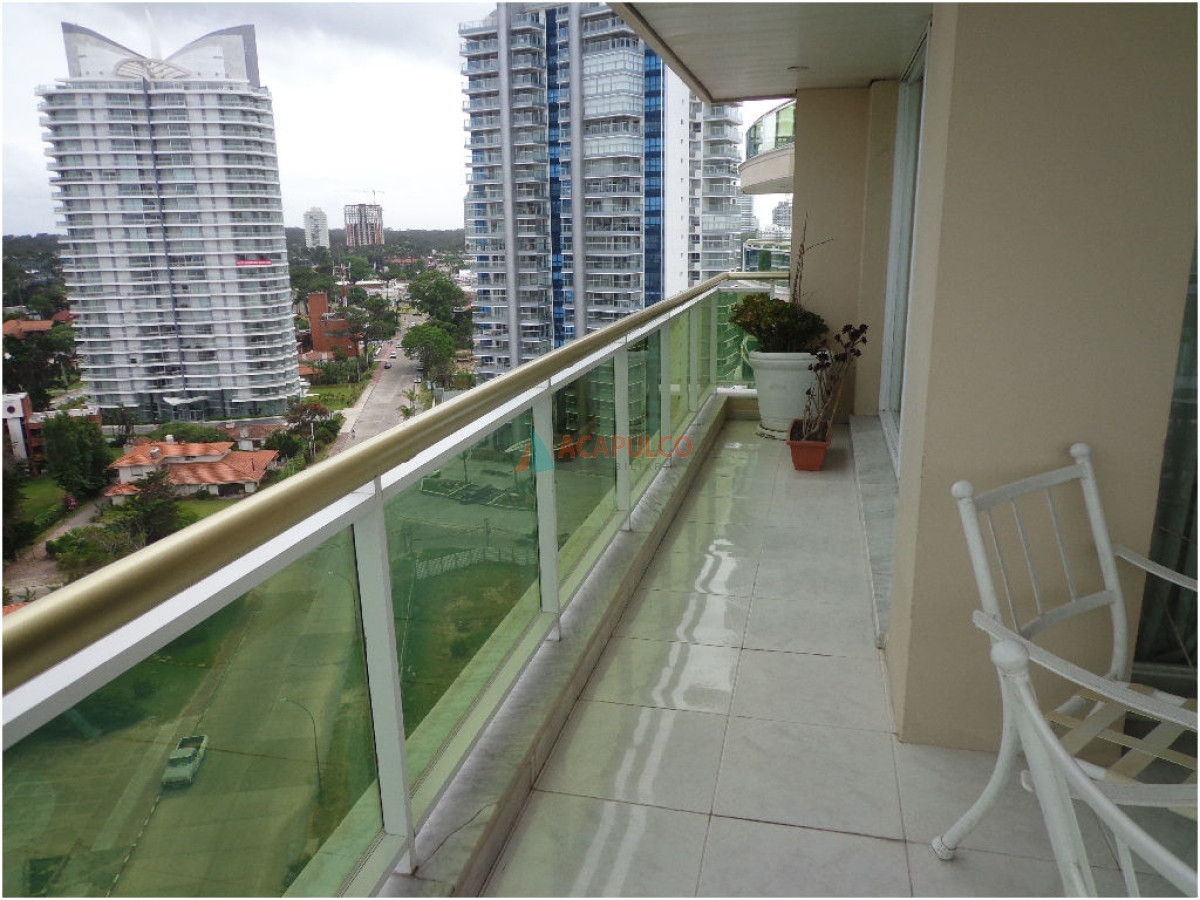 Apartamento Ref.3791/Alta-gama-en-playa-mansa- - Alta gama en playa mansa 