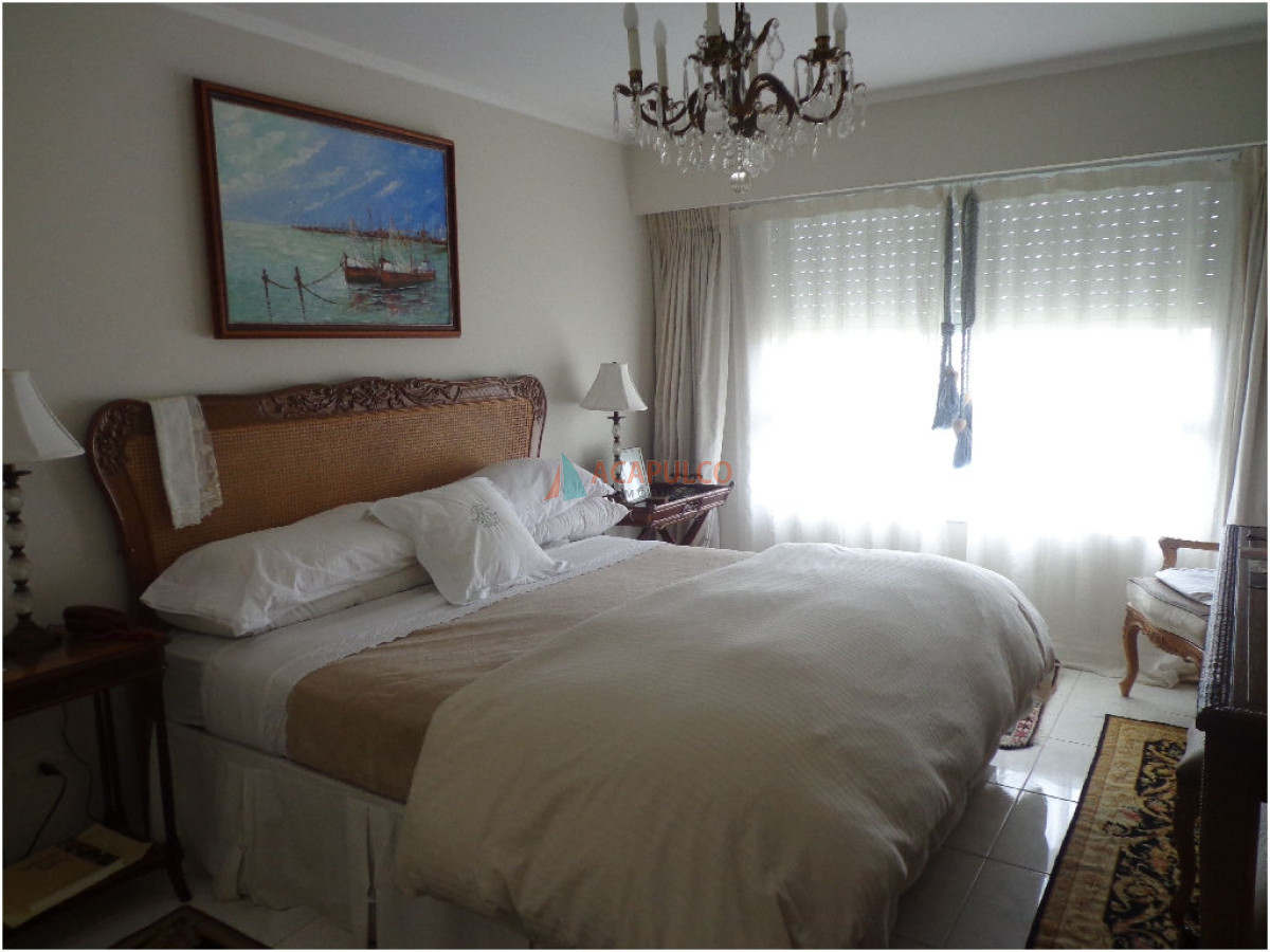 Apartamento Ref.3791/Alta-gama-en-playa-mansa- - Alta gama en playa mansa 