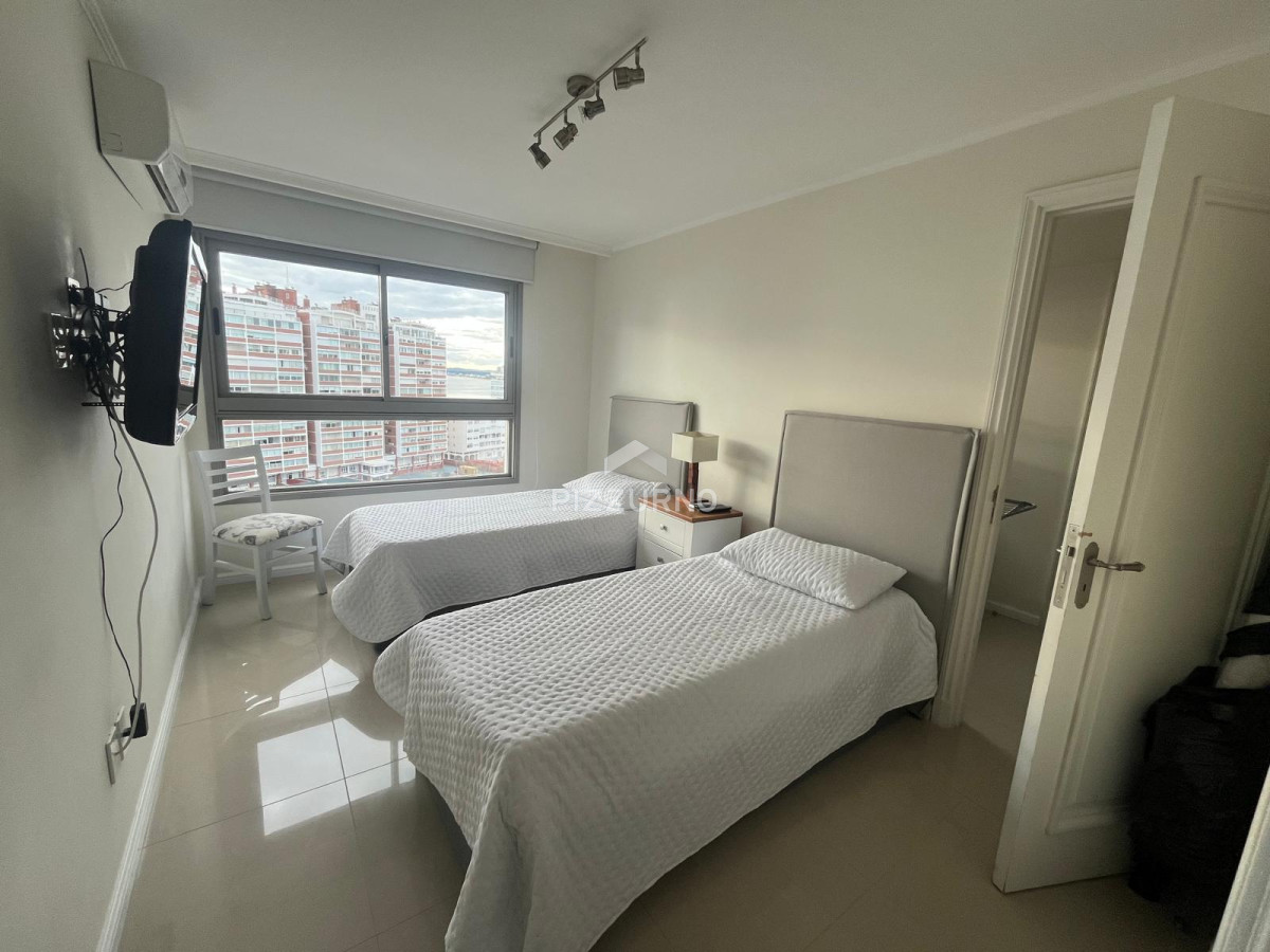 Apartamento Ref.679 - Apartamento en Brava, 3 dormitorios *