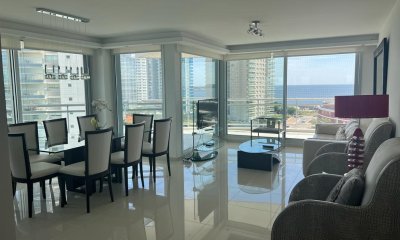 Venta de apartamento en playa Mansa, Punta del Este