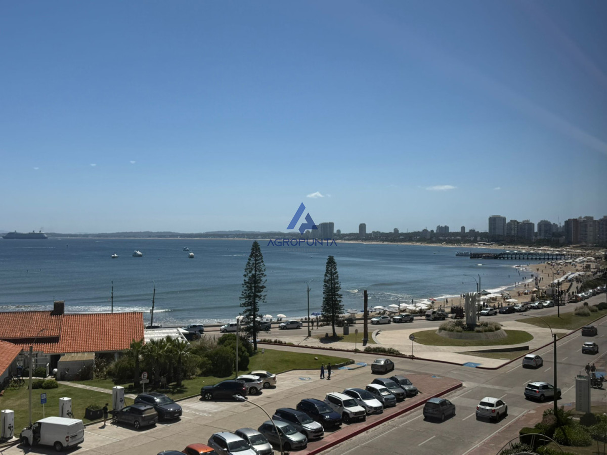 Apartamento en Venta de 3 dormitorio en Punta del este . Playa mansa , Parada 1  - AGP9458A