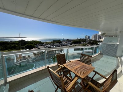 Departamento en Alquiler de 3 Dormitorios en Punta del este Torre Millenium . Playa Mansa , Vista al Mar  - PLA6132A