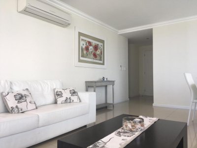 Apartamento en Brava, 2 dormitorios *