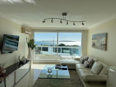 Departamento en Alquiler de 3 Dormitorios en Punta del este Torre Millenium . Playa Mansa , Vista al Mar  - PLA6132A