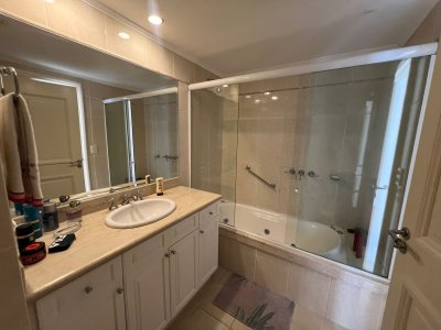 Departamento en Alquiler de 3 Dormitorios en Punta del este Torre Millenium . Playa Mansa , Vista al Mar  - PLA6132A