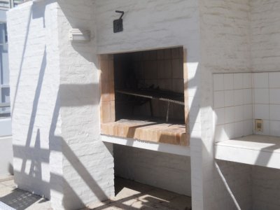 Pent-house en venta de 2 dormitorios en Punta del este , Península , Gorlero , Playa Mansa  - PLA238A