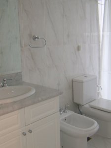 Apartamento de 3 dormitorios en Alquiler en Punta del este , Playa Mansa , Punta del este , Vista al Mar  - PLA599A