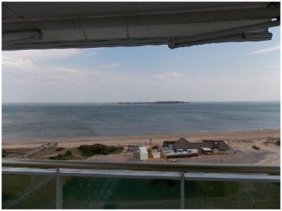 Apartamento en Venta de 3 Dormitorios en Edificio Coral , Punta del este , Playa Mansa 