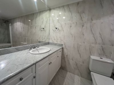 Departamento en Alquiler de 3 Dormitorios en Punta del este Torre Millenium . Playa Mansa , Vista al Mar  - PLA6132A