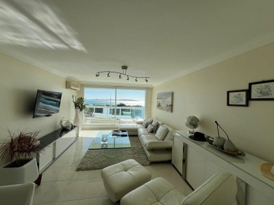 Departamento en Alquiler de 3 Dormitorios en Punta del este Torre Millenium . Playa Mansa , Vista al Mar  - PLA6132A