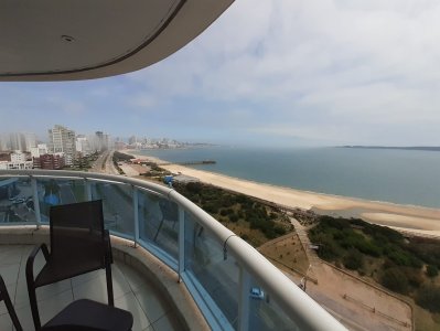 Apartamento en Venta de 3 Dormitorios en Punta del este , Playa Mansa , Torre Millenium , Vista al mar 
