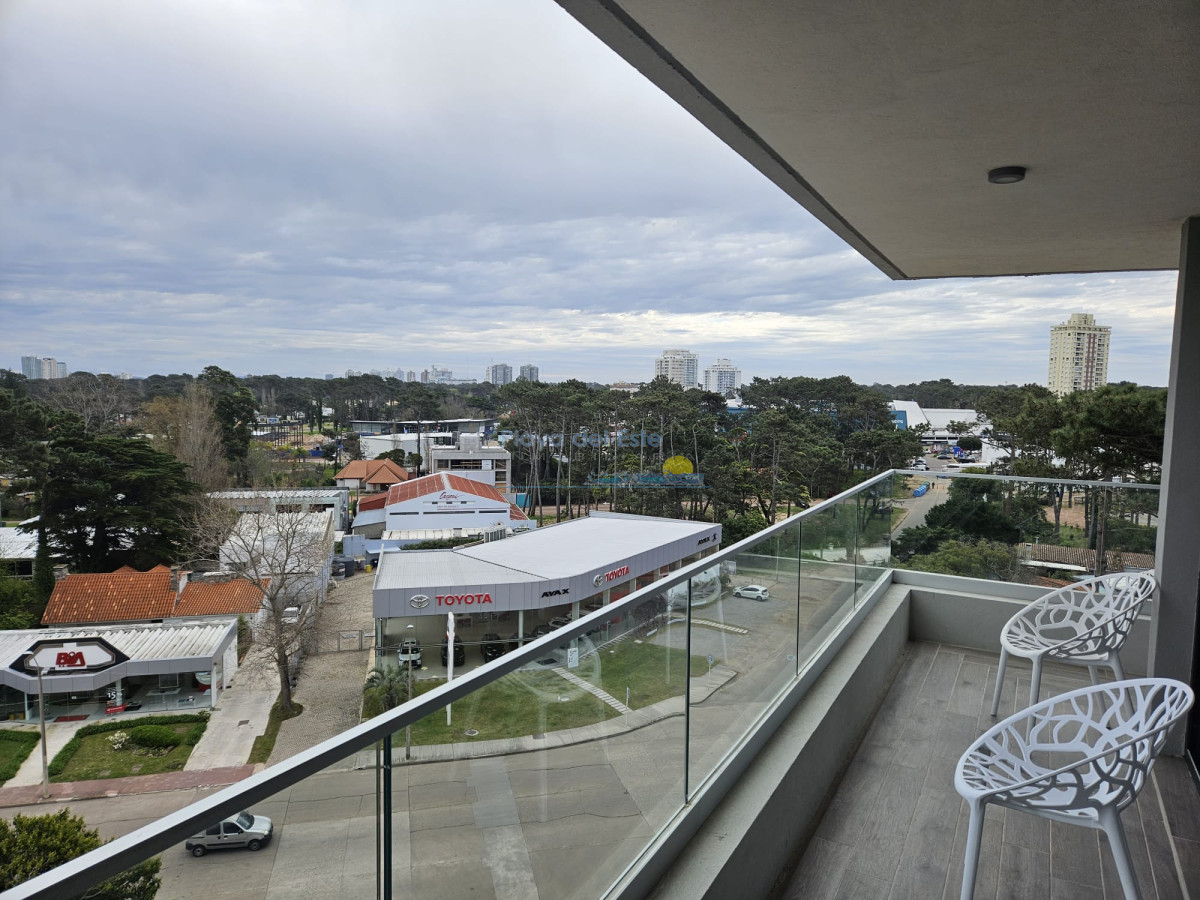 Apartamento de 2 dormitorios en Alquiler temporal en Punta del este  - PLA12493A