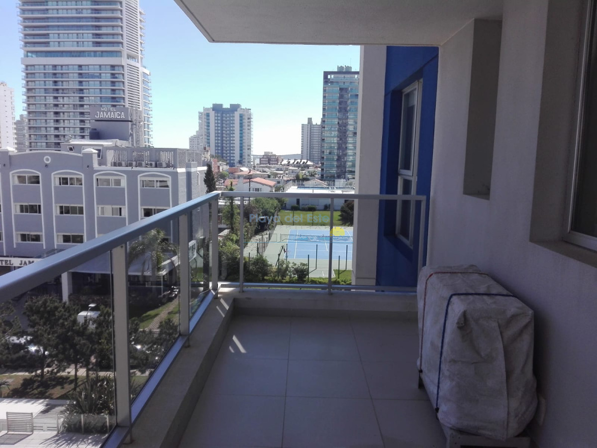 Apartamento de 2 dormitorio en alquiler temporal en Punta del este , Playa brava  - PLA8704A