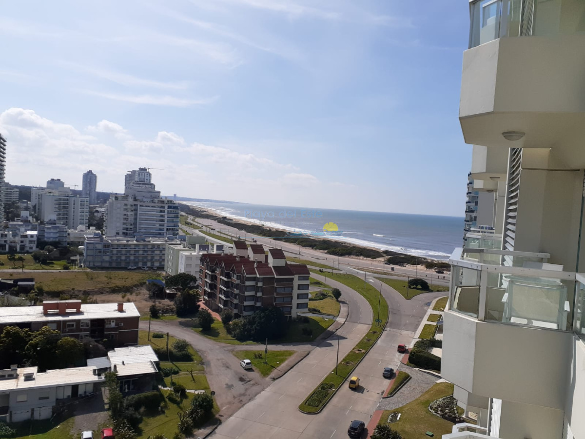 Apartamento alquiler temporal de 2 dormitorios en Torre Marina , Punta del este , Playa Brava  - PLA4826A