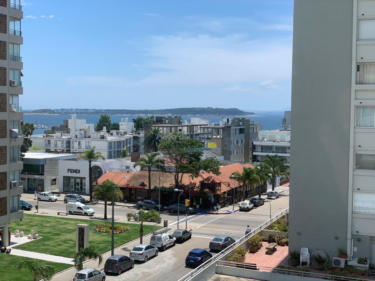 Apartamento en venta de 3 dormitorios en Península , Punta del este  - PLA7023A