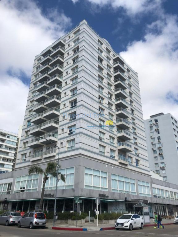 Apartamento en venta de 1 dormitorio en Torre Lux tower , Península , Punta del este  - PLA13267A