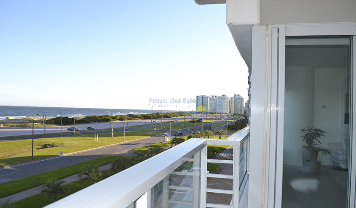 Apartamento de 2 Dormitorios en Torre Le Parc , Playa Brava , Punta del este  - PLA9135A