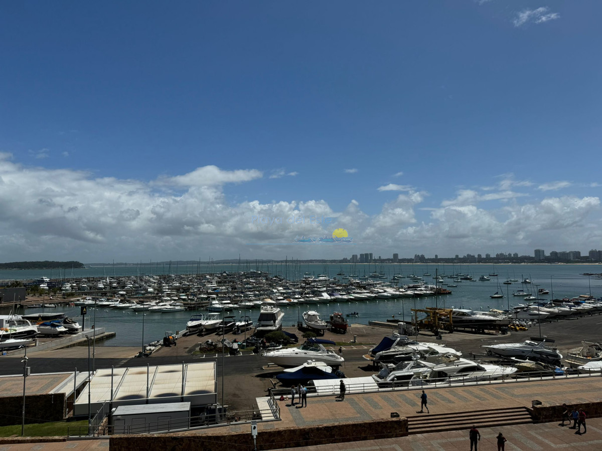 Apartamento en Venta de 3 Dormitorios en Punta del este , Puerto , Península , Edificio Portofino - PLA19A
