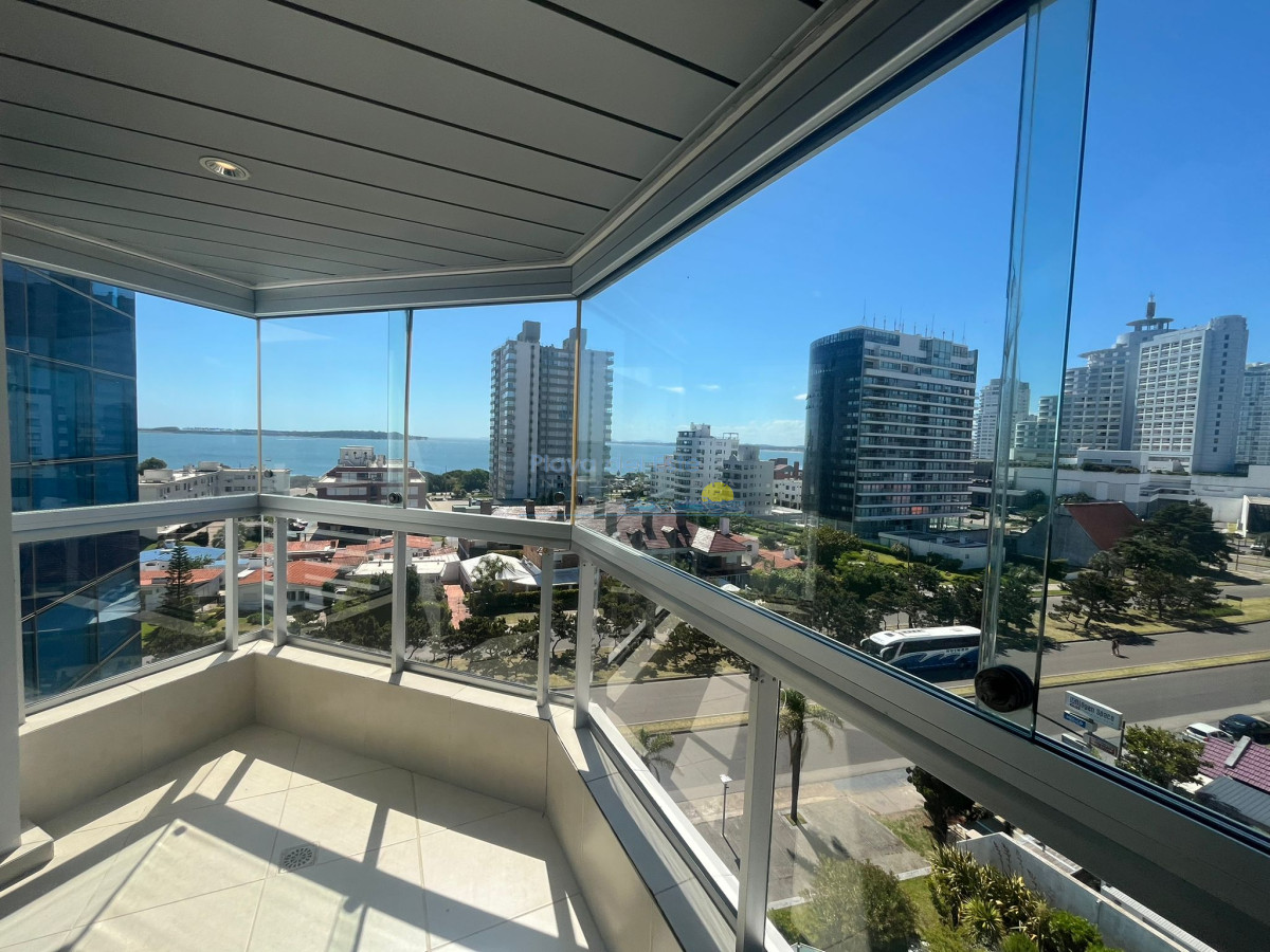 Apartamento en Venta de 3 dormitorios en Punta del este , Playa Mansa  - PLA12445A