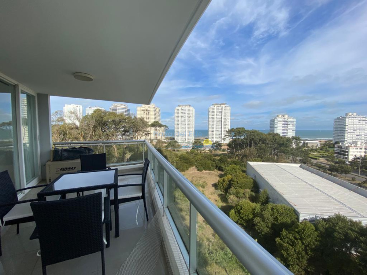 Apartamento de 2 dormitorios en alquiler temporal en Torre One , Punta del este , Playa Brava  - PLA12182A