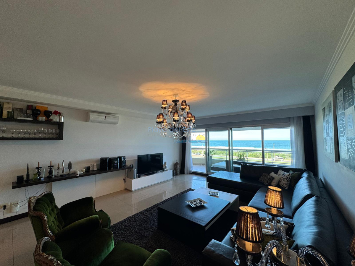 Apartamento en venta de 4 dormitorios en Punta del este , Playa Brava , Torre Lobos   - PLA5467A