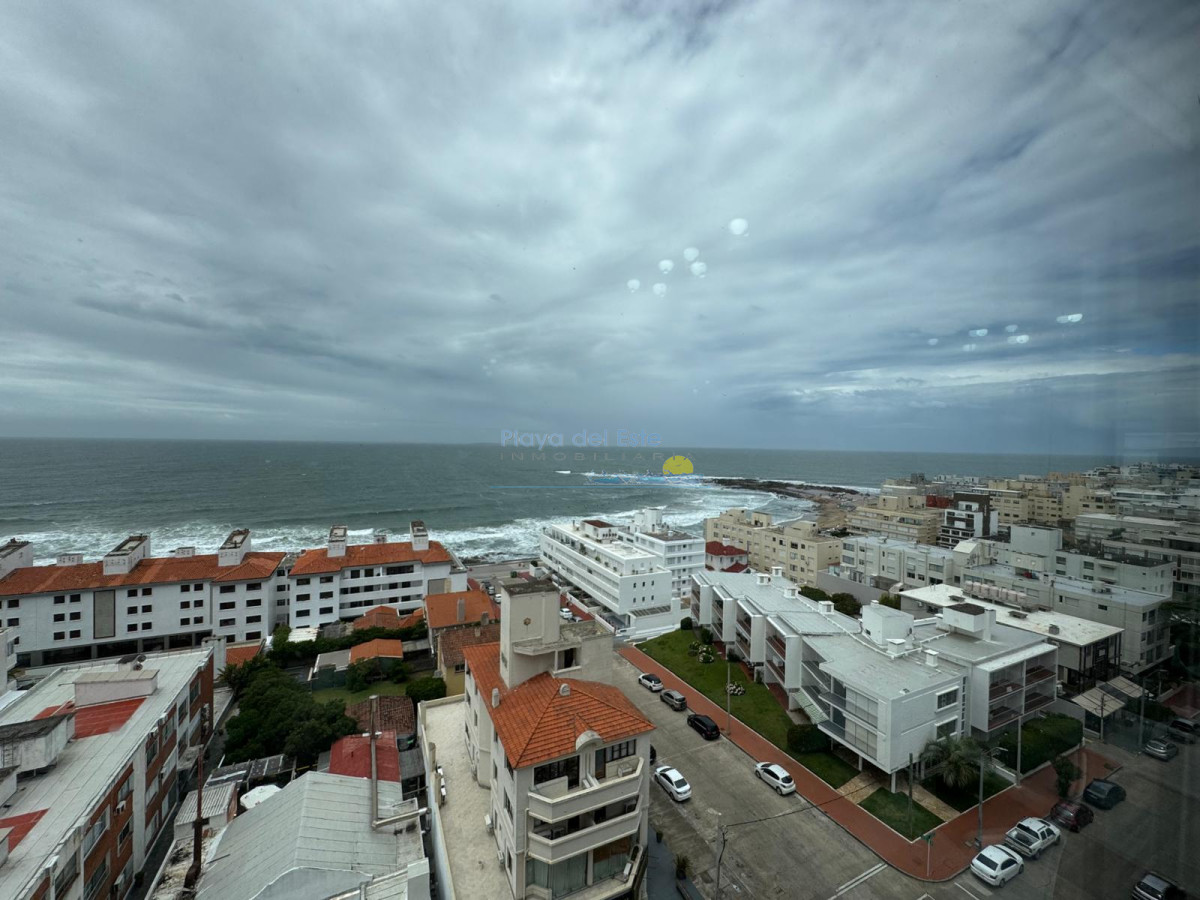 Apartamento en Alquiler Temporada de 2 dormitorios en Punta del este , Península , Gorlero  - PLA14298A
