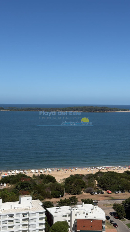 Apartamento en venta en Punta del este 3 dormitorios y servicio , Torre Sunrise , Playa mansa  - PLA15326A