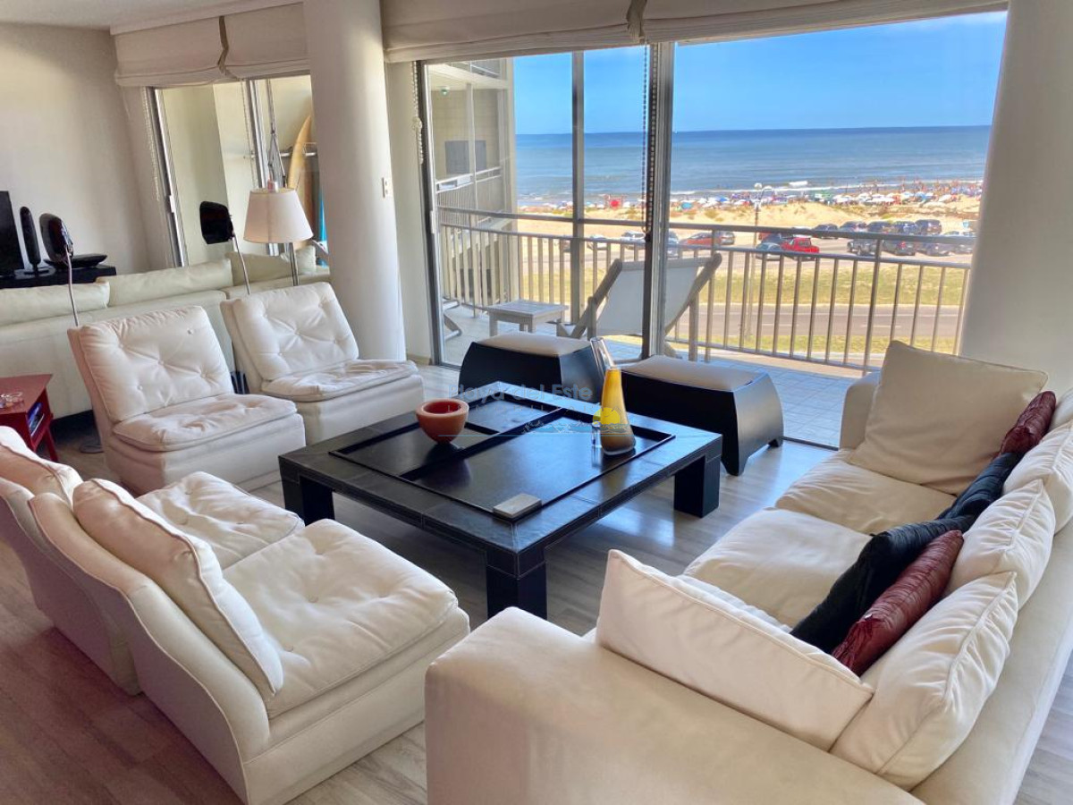 Apartamento en alquiler temporal de 3 dormitorios en Punta del este , Playa brava  - PLA13311A