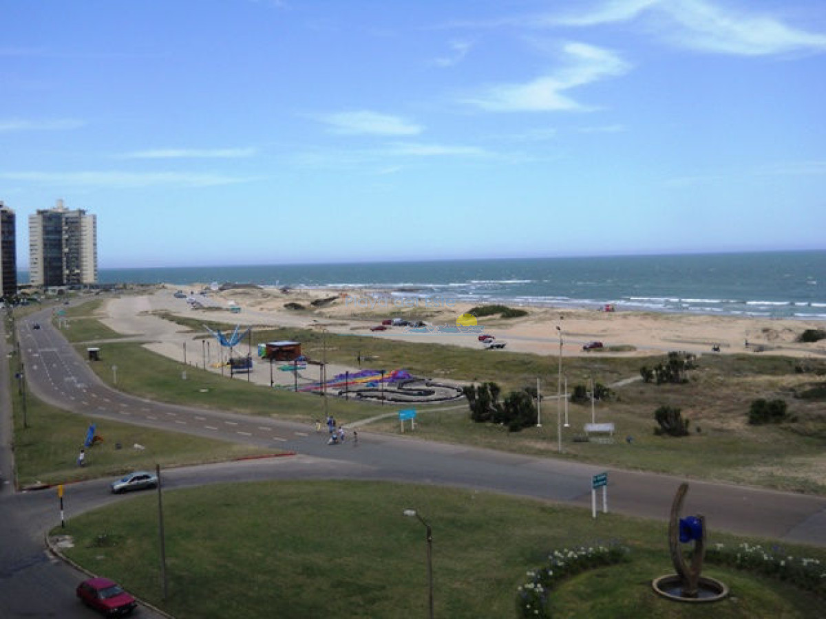 Apartamento de 3 dormitorios en Venta en Torre Imperiale, Punta del este , Playa Brava  - PLA6480A