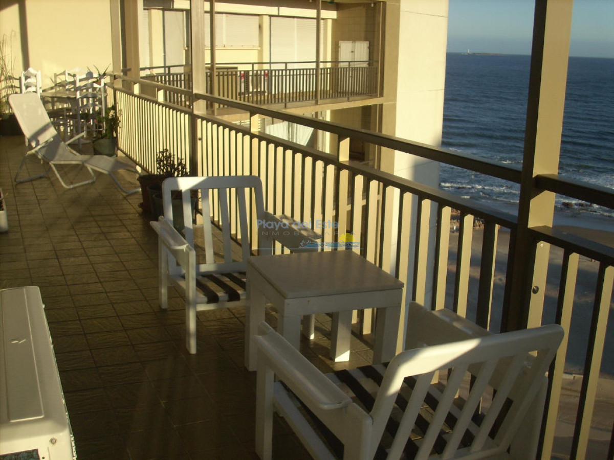 Apartamento de 2 dormitorios en Playa Brava , Punta del este  - PLA7659A