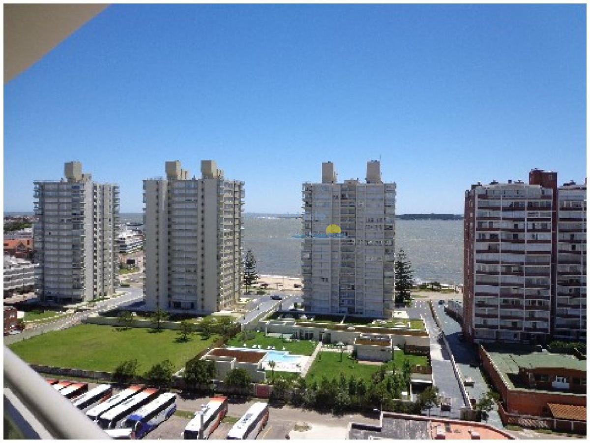 Apartamento de 2 dormitorios en Punta del este , Torre imperiale en alquiler temporal  - PLA7928A