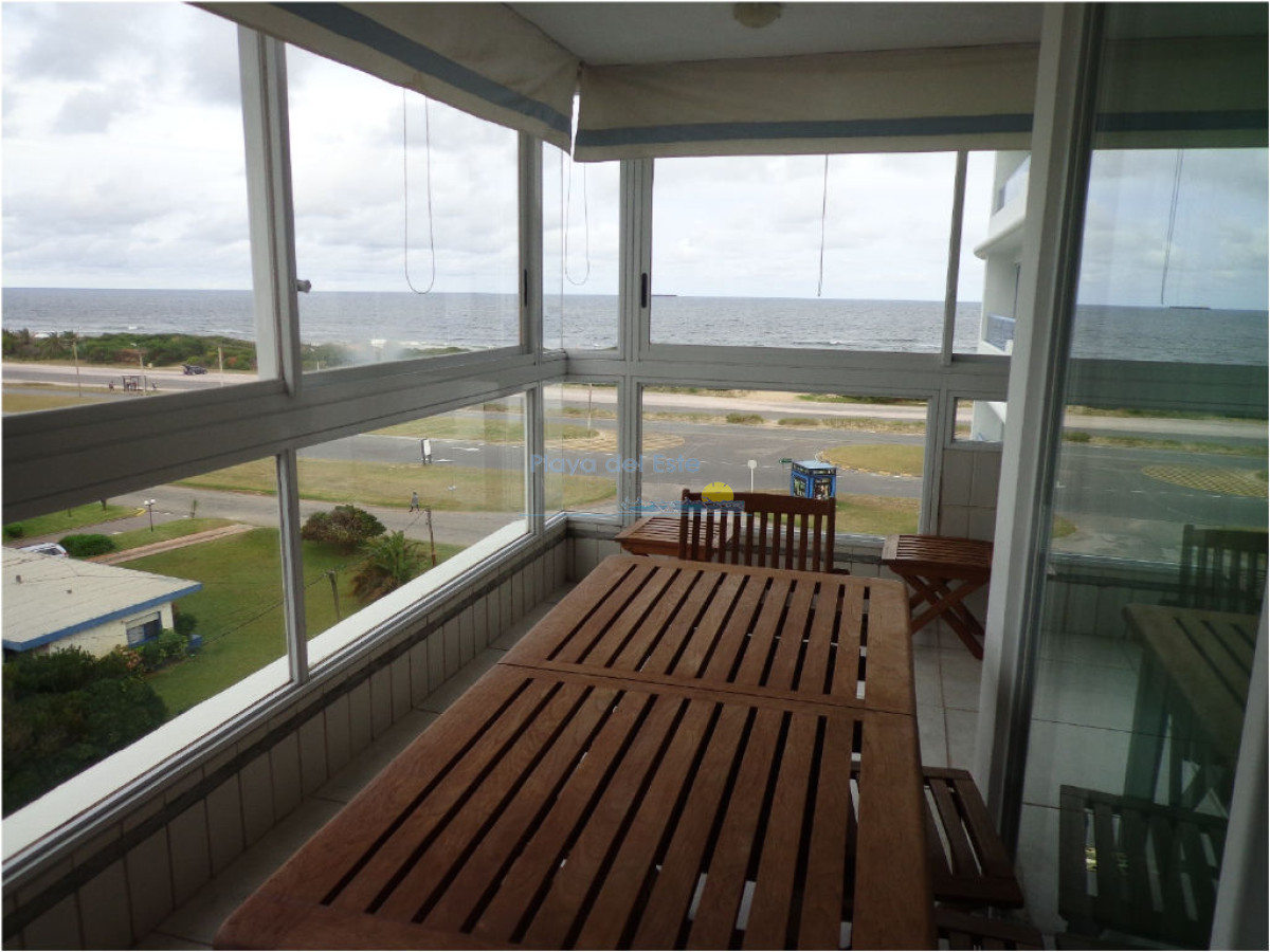 Apartamento de 3 dormitorios en Torre Nueva York en alquiler temporal , Punta del este , Playa Brava  - PLA8961A