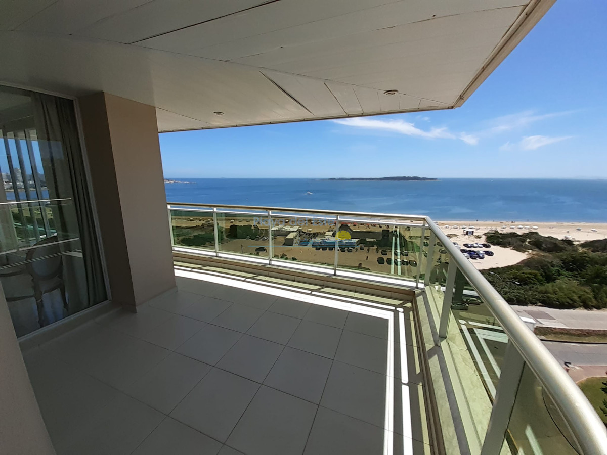 Apartamento en Venta de 3 dormitorios en Punta del este , Edificio Coral , Playa Mansa , Vista al Mar  - PLA6324A