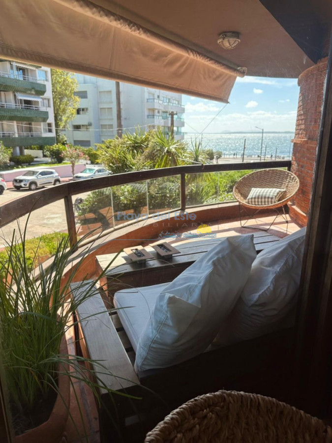 Apartamento de 1 dormitorio en alquiler temporal en Punta del este , Frente al mar , península - Inmobiliaria Playa del Este