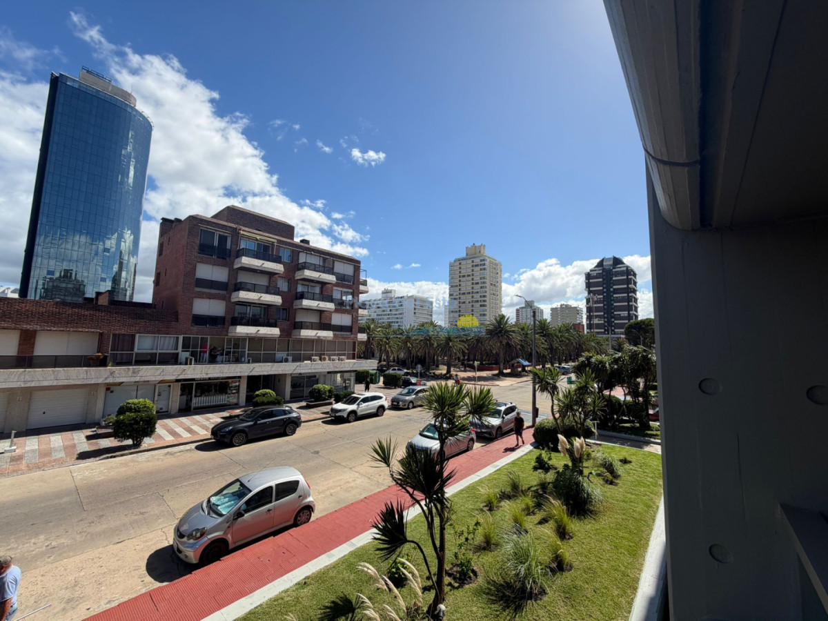 Apartamento en venta de 2 dormitorios en Península , Punta del este - Inmobiliaria Playa del Este