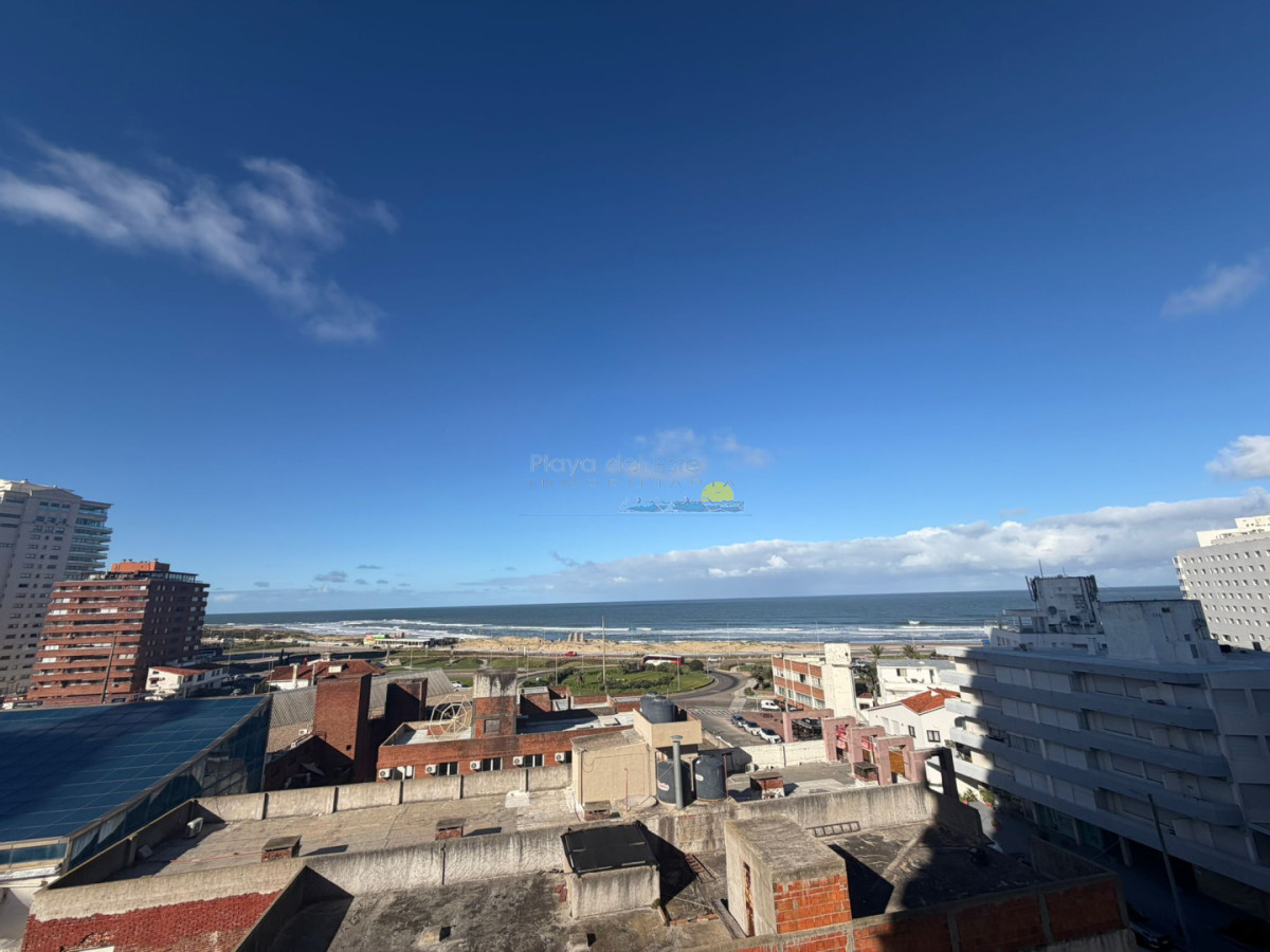 Apartamento de 3 dormitorios en alquiler anual e invernal en Punta del esta , Playa mansa , Torreon - Inmobiliaria Playa del Este