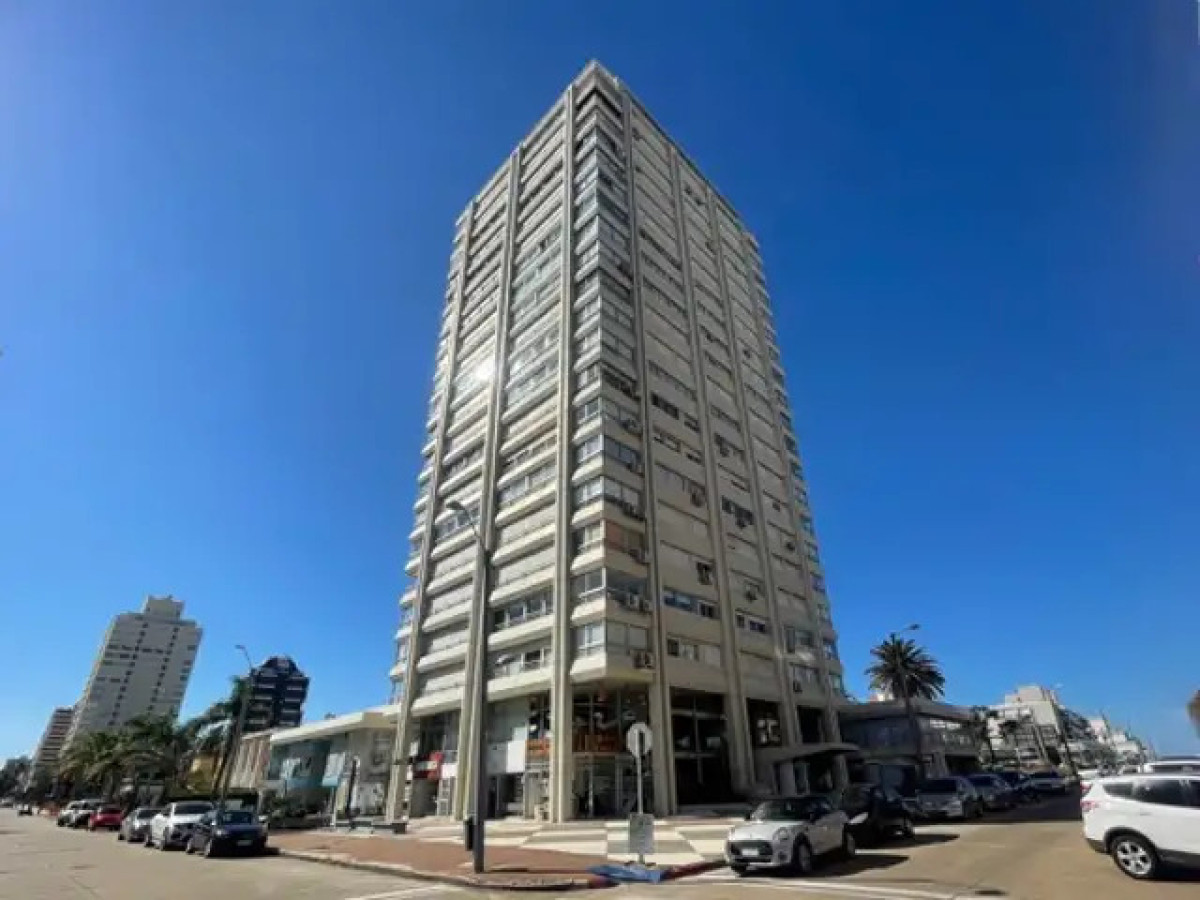 Imagen de Apartamento en Venta de 1 dormitorio en Torre Verona , Punta del este 