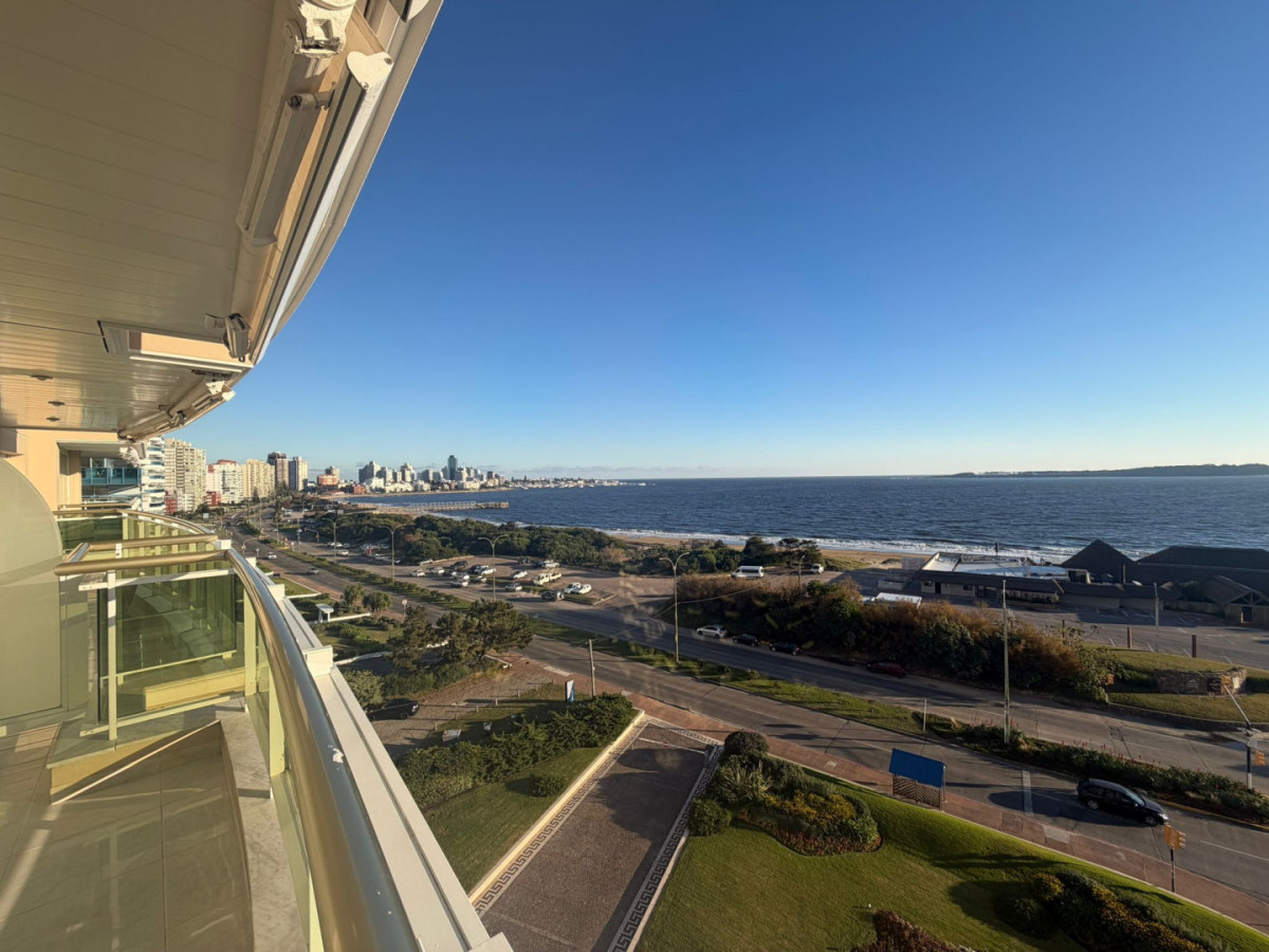 Apartamento de 3 dormitorios en Punta del este , Playa Mansa , Coral Tower 