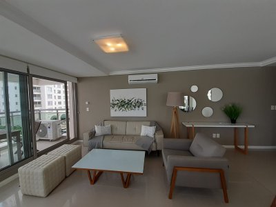 Apartamento en Punta del Este, Brava