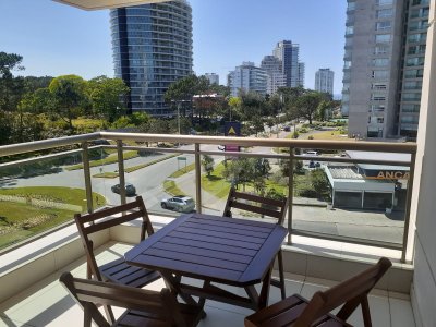 Apartamento de 3 Dormitorios en Alquiler temporal en PLACE LAFAYETTE , Punta del este 