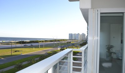 Apartamento de 2 Dormitorios en Torre Le Parc , Playa Brava , Punta del este 