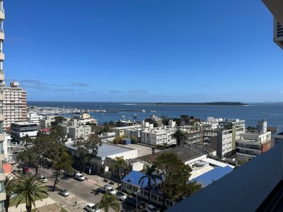Apartamento en Venta de 1 Dormitorio en Punta del este , Edificio Liguria , Vista al puerto 